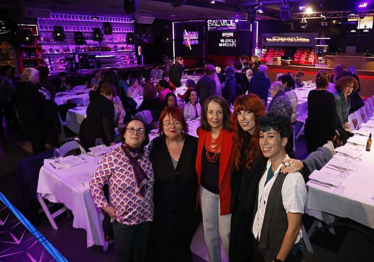 Begoña Piñero, Montserrat Boix, María Barranco, Marisa Valle Roso y Mónica Alario, en la cena de celebración y entrega de los premios de 'Comadres de Oro' en La Buena Vida