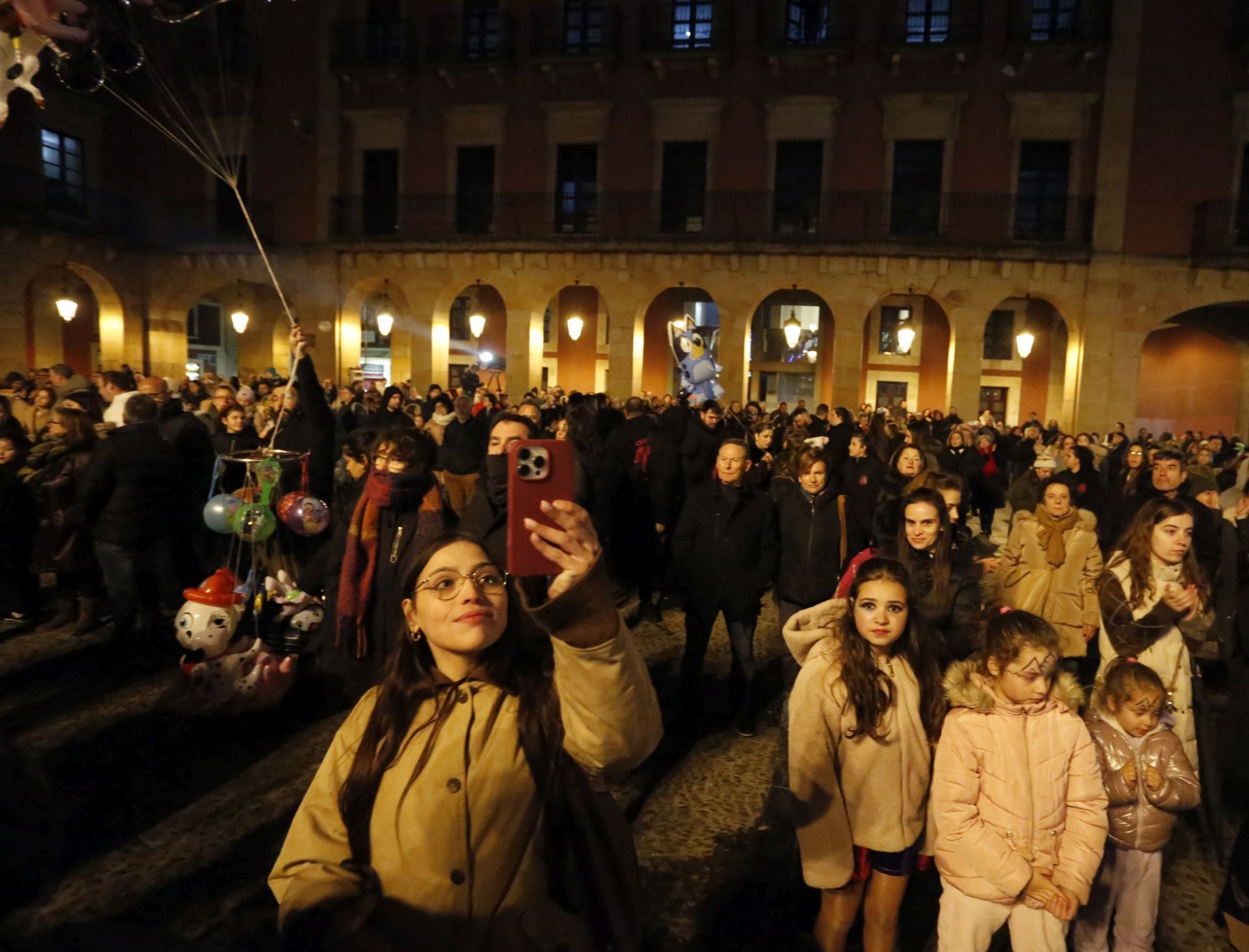 El pregón da el pistoletazo de salida al Antroxu de Gijón