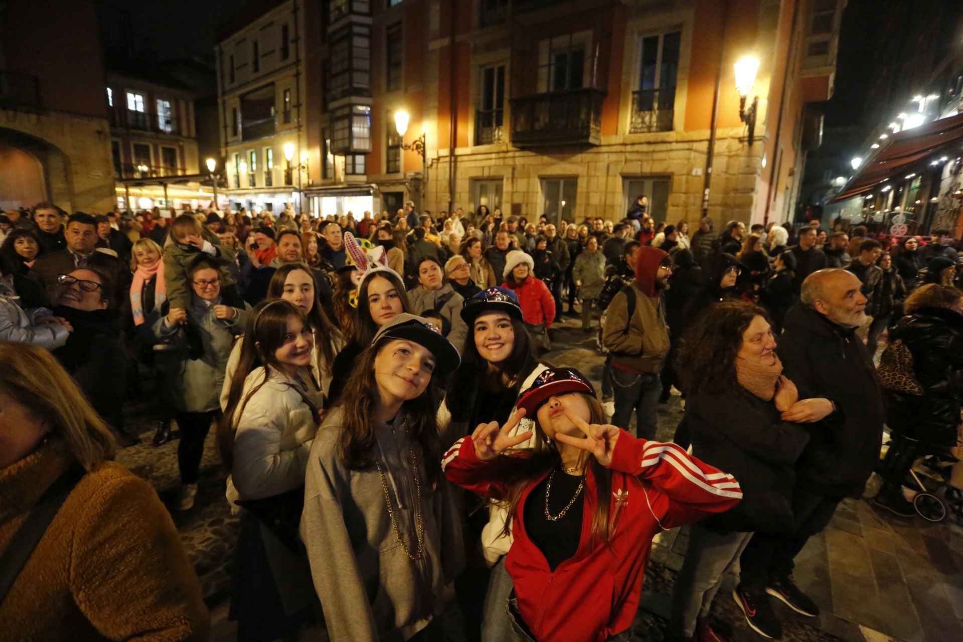 El pregón da el pistoletazo de salida al Antroxu de Gijón