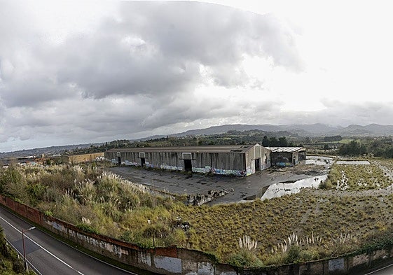Solar de la antigua fábrica de Rubiera Predisa en Ceares, donde se proyecta el mayor desarrollo urbanístico de Gijón y Asturias con mil viviendas.