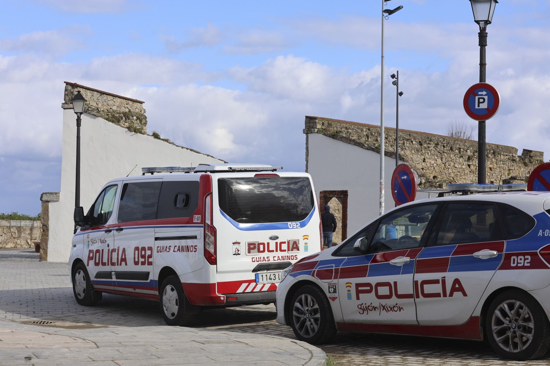 Despliegue de Policía, Salvamento Marítimo y Bomberos en el Cerro de Santa Catalina