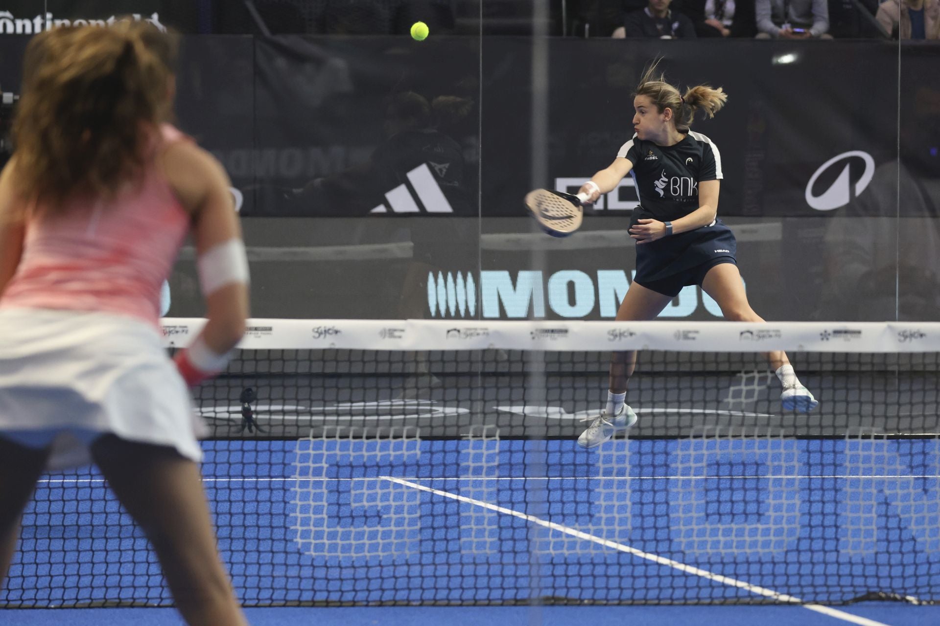 ¿Estuviste en la final femenina del Gijón Premier Padel? ¡Búscate en las fotos!