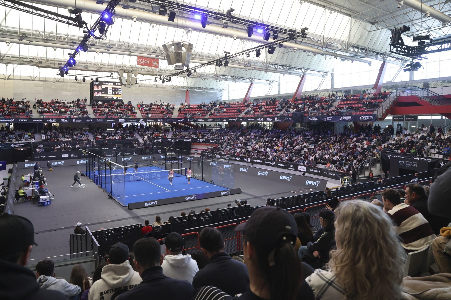 ¿Estuviste en la final femenina del Gijón Premier Padel? ¡Búscate en las fotos!