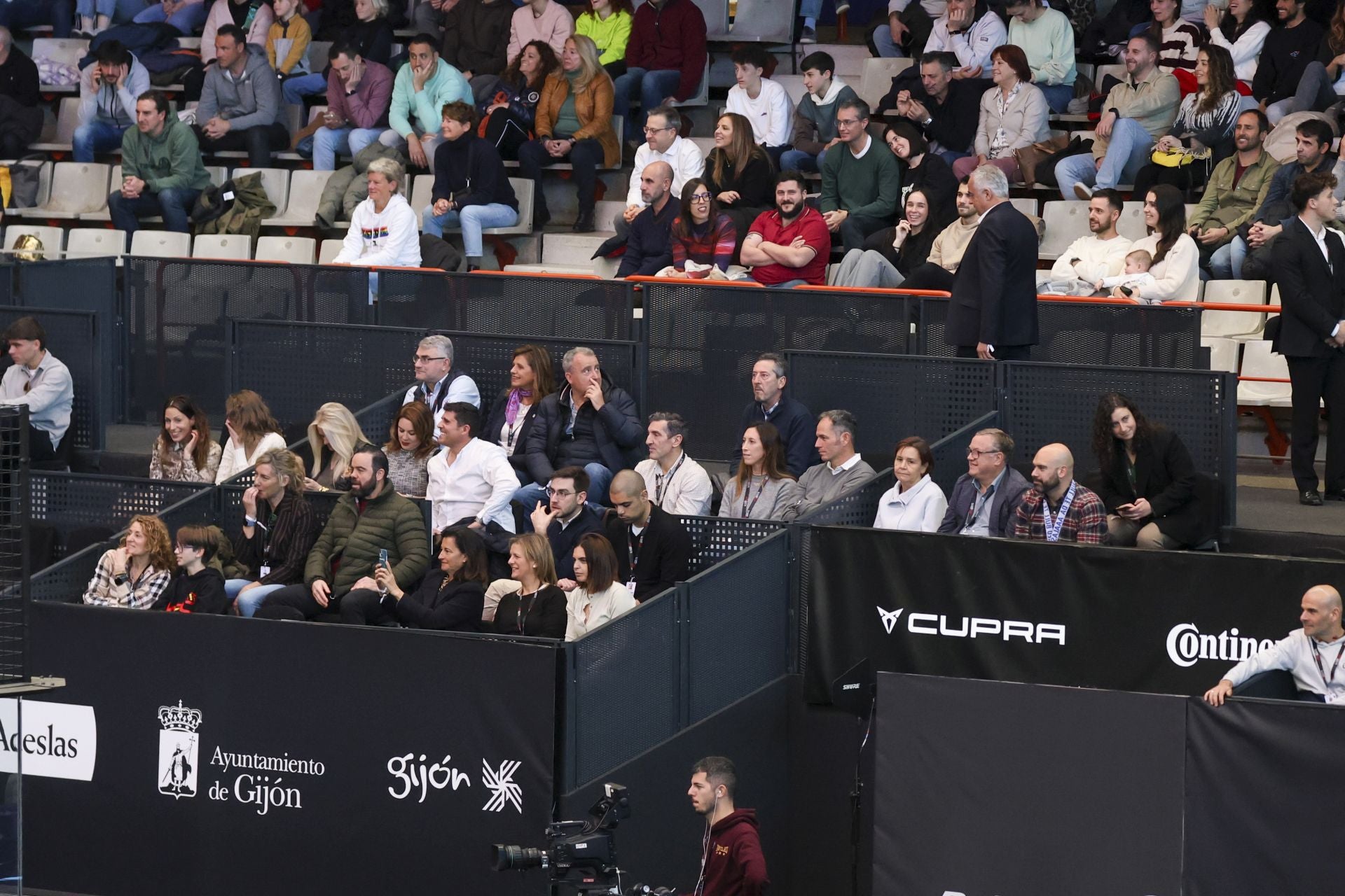 ¿Estuviste en la final femenina del Gijón Premier Padel? ¡Búscate en las fotos!