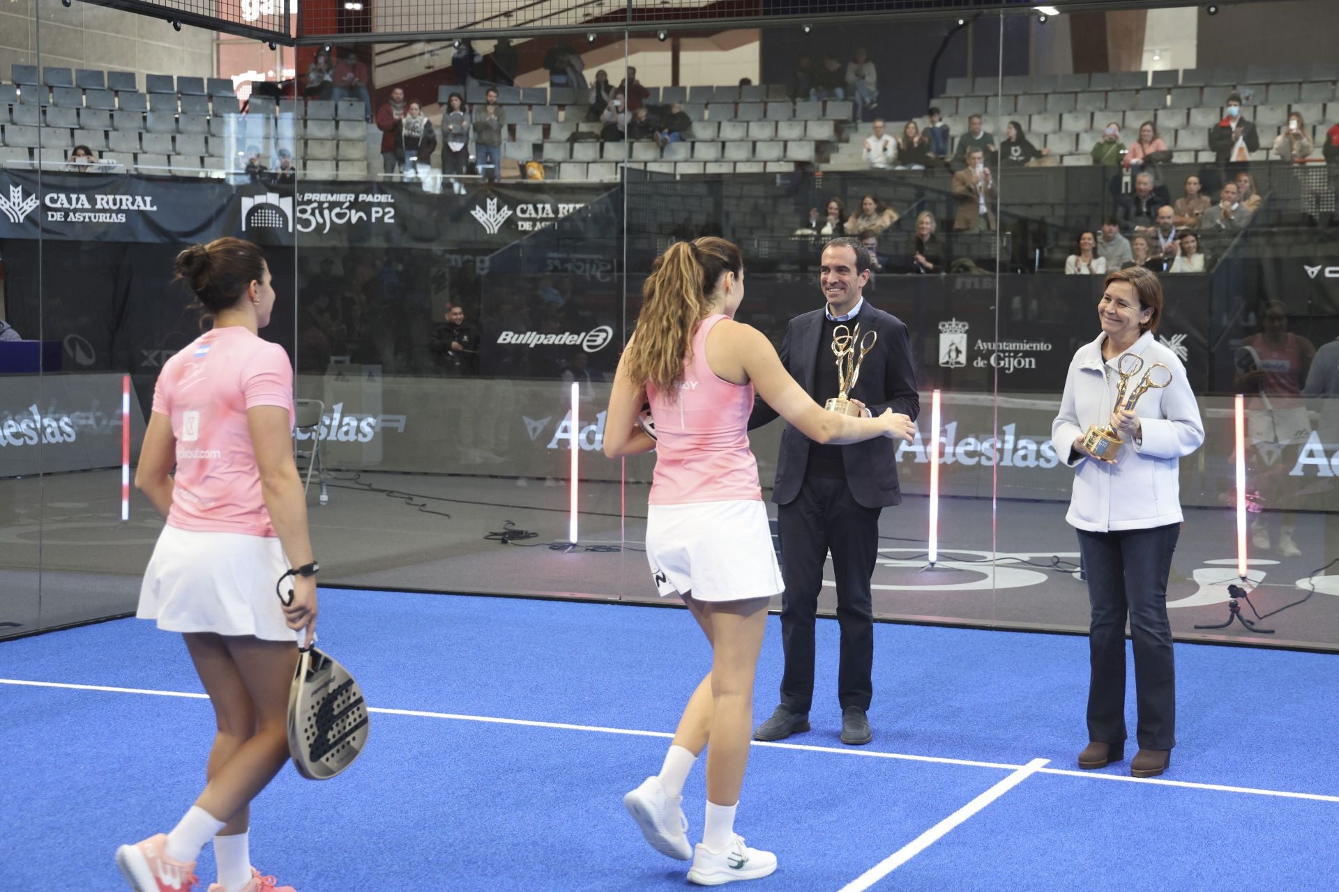 ¿Estuviste en la final femenina del Gijón Premier Padel? ¡Búscate en las fotos!
