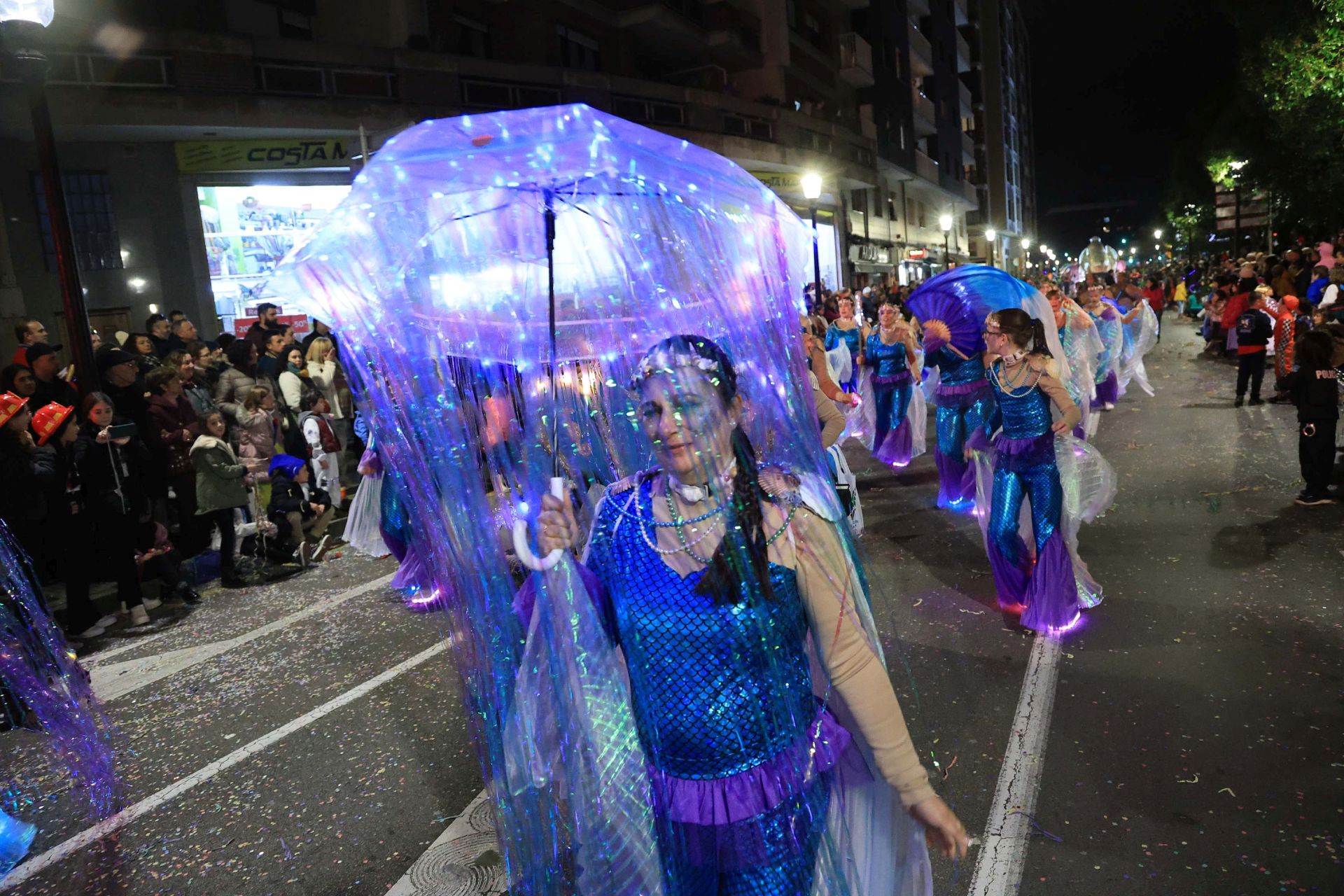 Las mejores imágenes del desfile del Antroxu de Gijón (I)