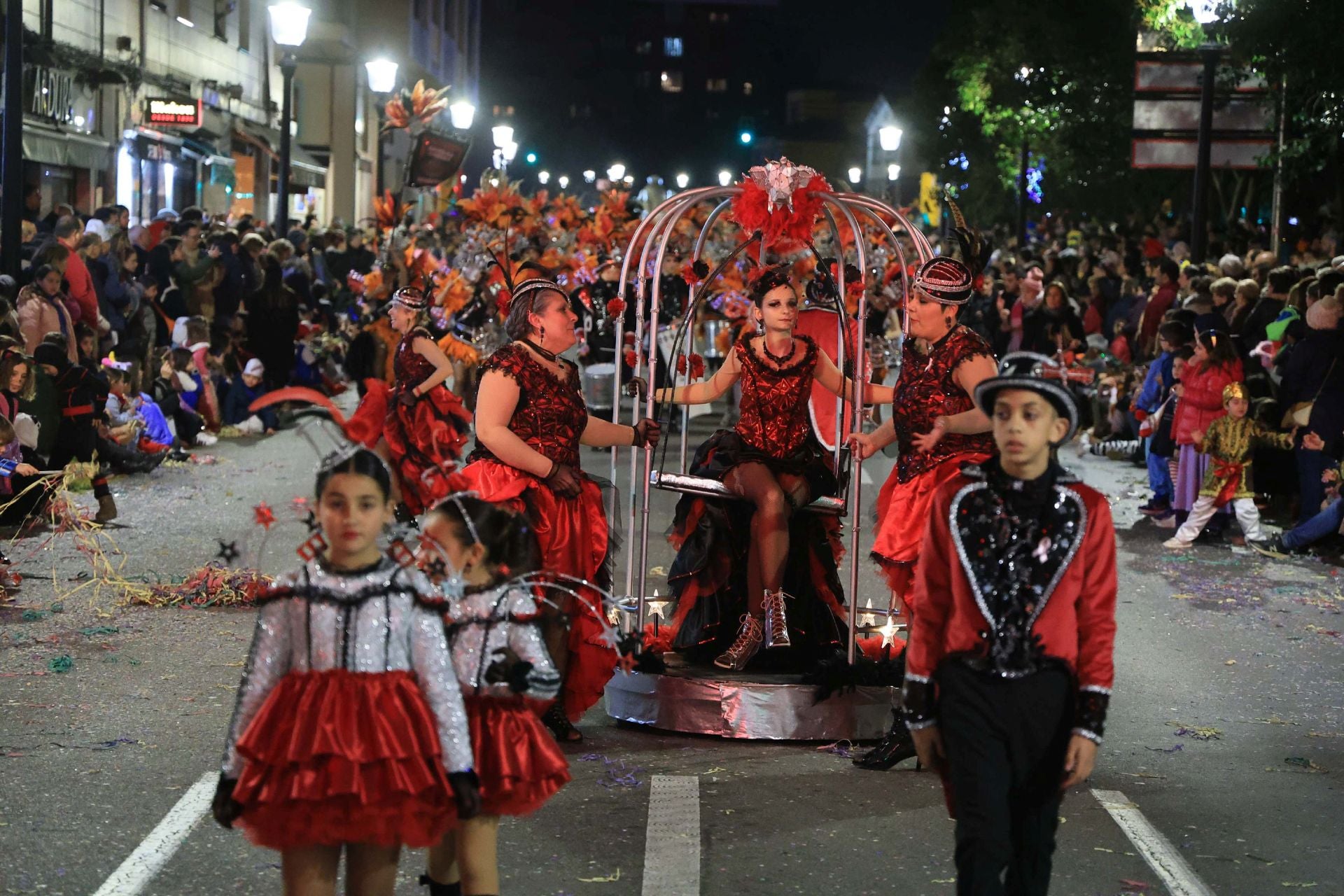 Las mejores imágenes del desfile del Antroxu de Gijón (I)