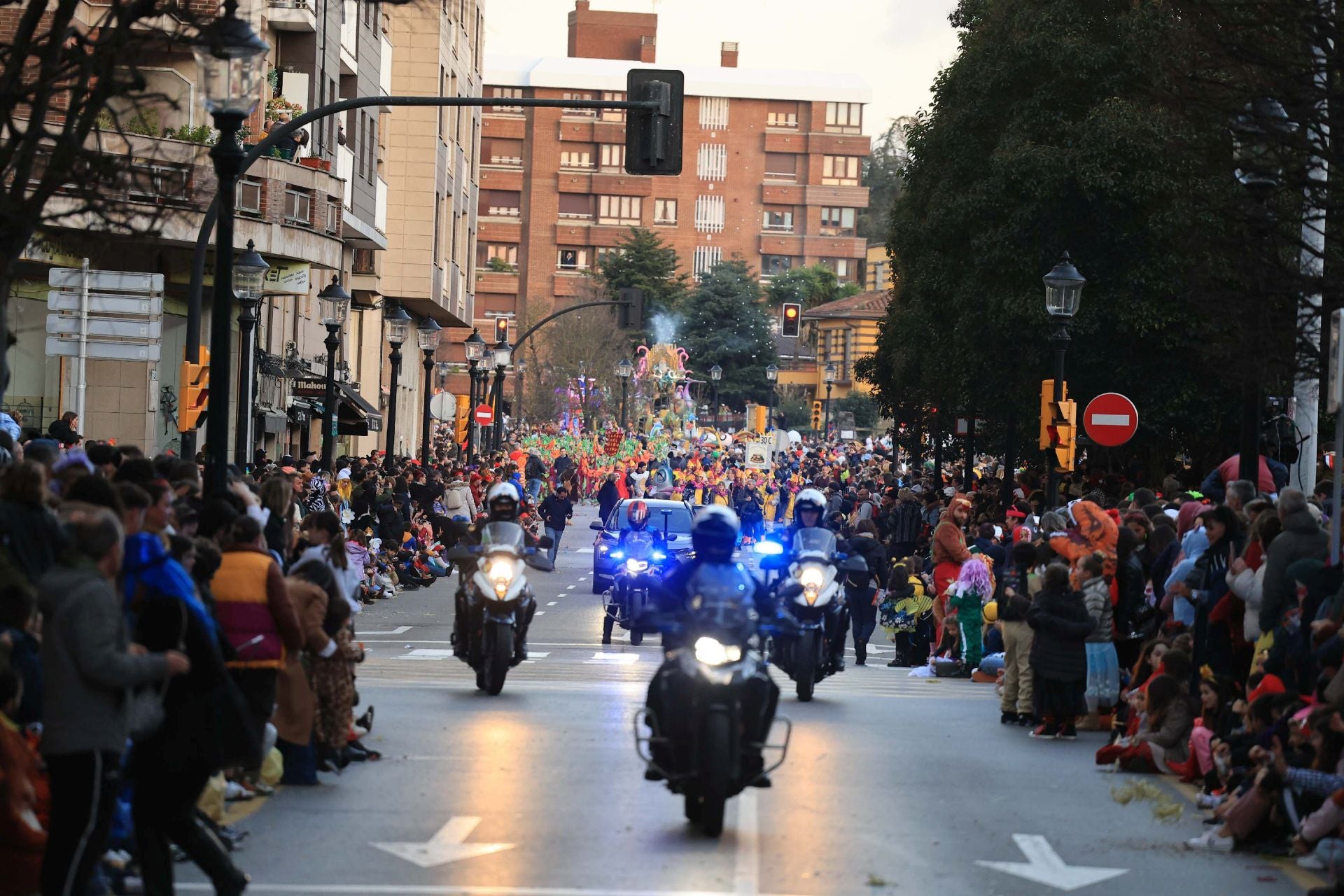 Las mejores imágenes del desfile del Antroxu de Gijón (I)