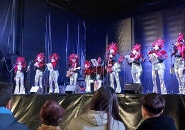 Les Arrexuntaes se llevó el primer premio del Festival de Murgas.