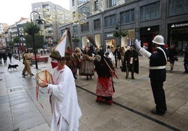 Mazcaritos reivindicativos desfilan en Oviedo