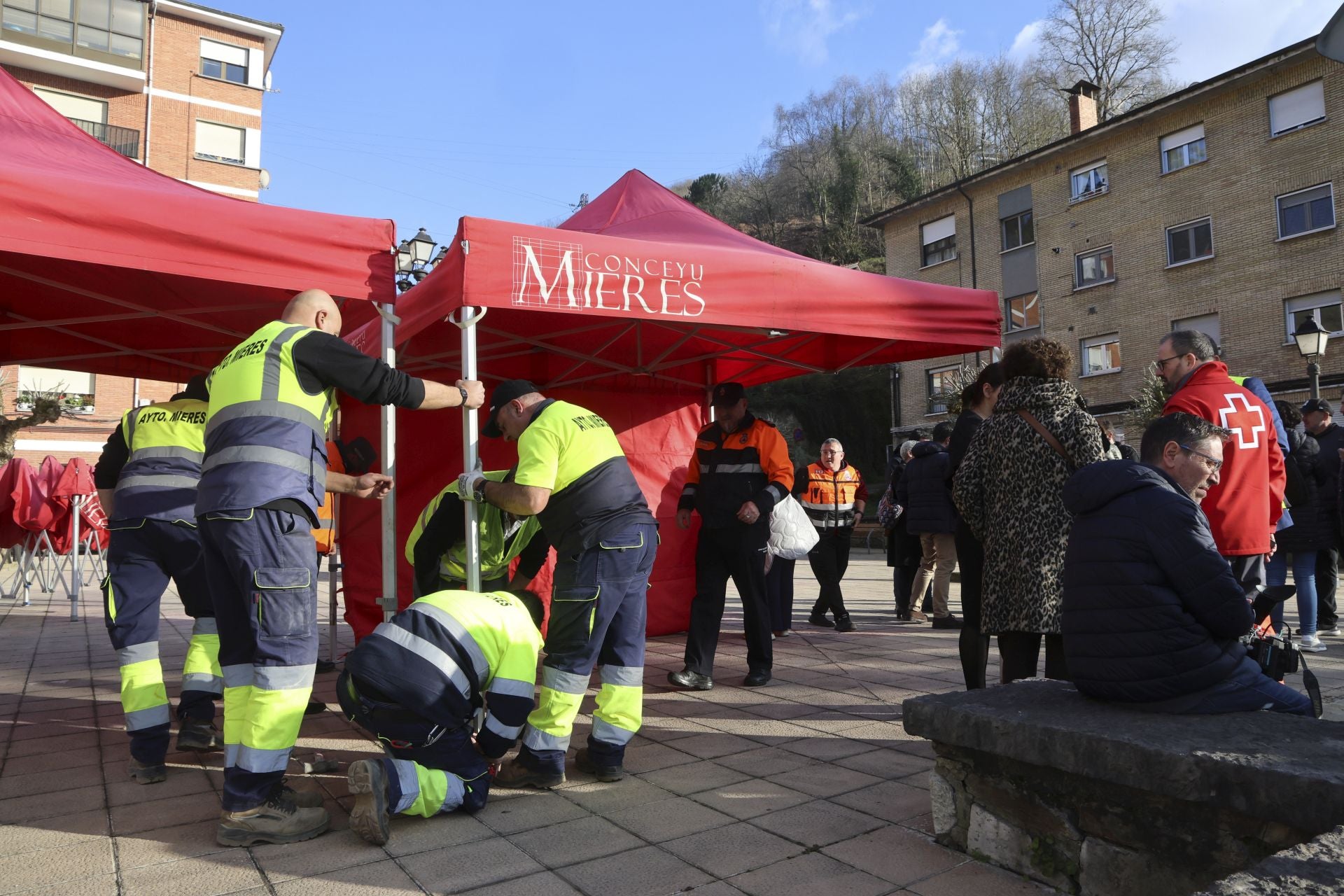 Las imágenes de la explosión de gas en Mieres que ha derrumbado un edificio