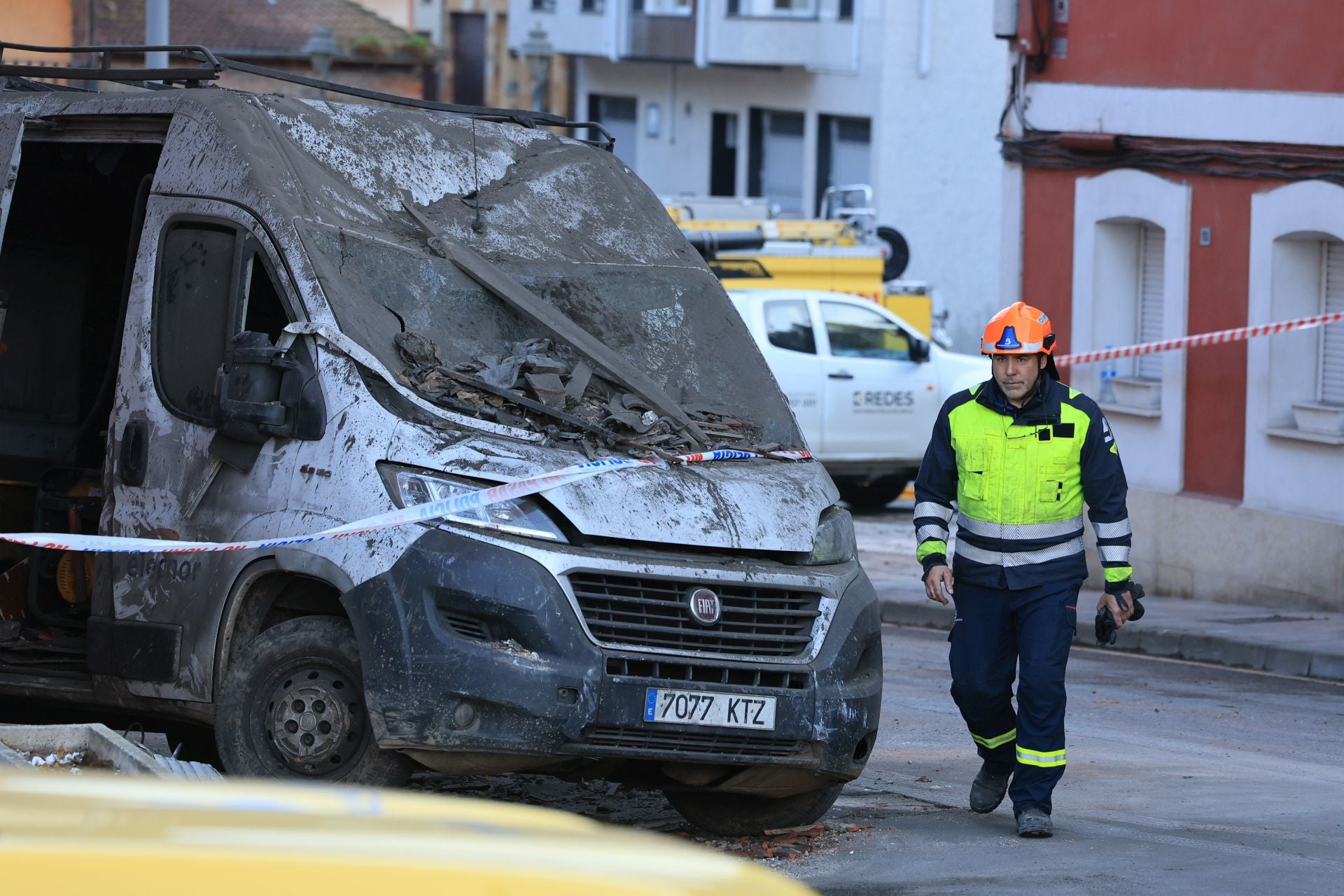El día después de la explosión en Mieres, en imágenes