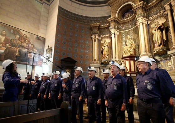 El Coro Minero de Turón, uno de los premiados de este año, en uno de sus conciertos