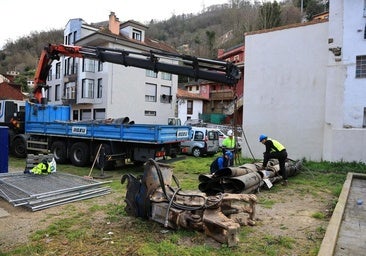 Las primeras familias desalojadas en Mieres ya están en sus casas: «Esta noche podemos dormir aquí»