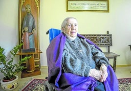 La monja gijonesa sor Rosario Soto, en el convento de Santander donde vive.