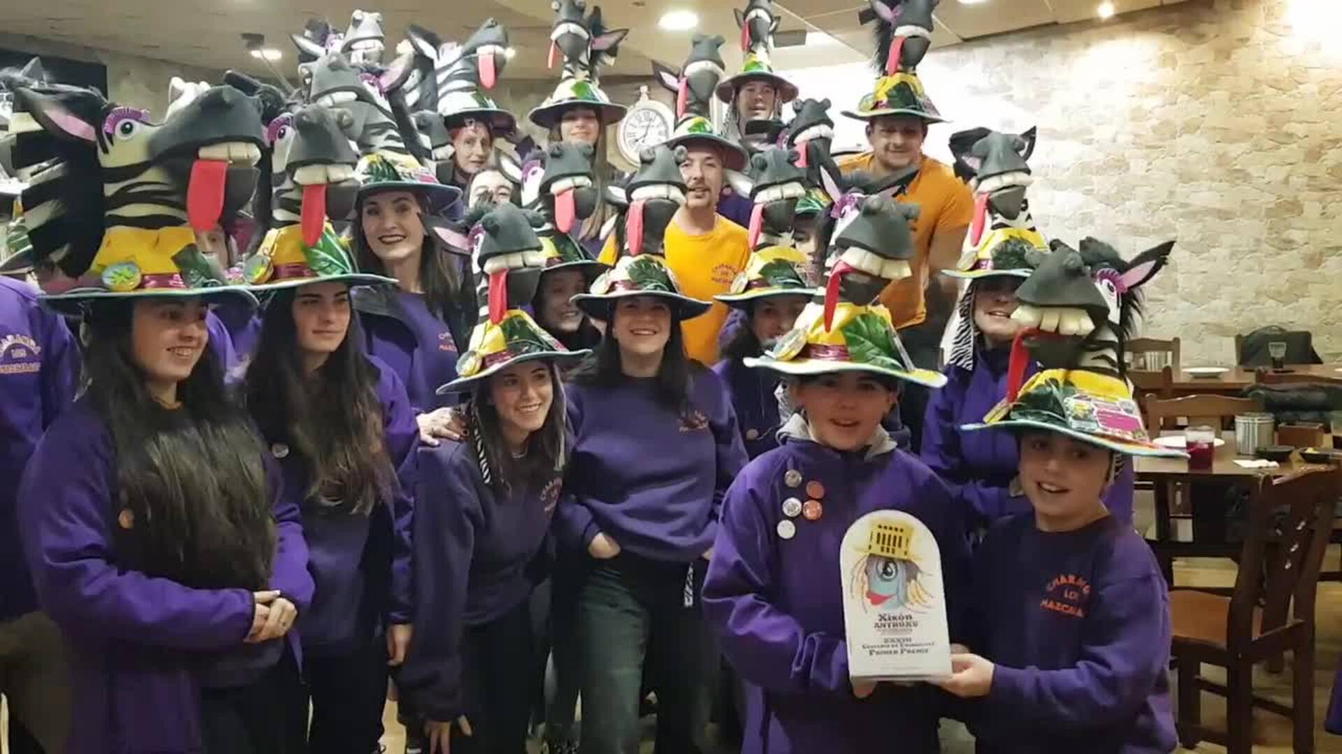 La charanga los Mazcaraos felicitan a EL COMERCIO