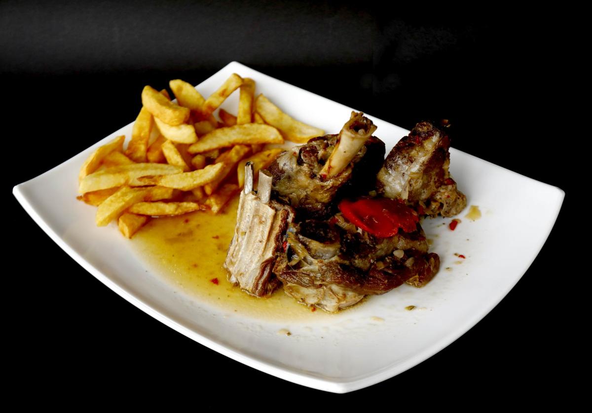 Plato de cabritu, uno de los platos clave del fin de semana en Asturias