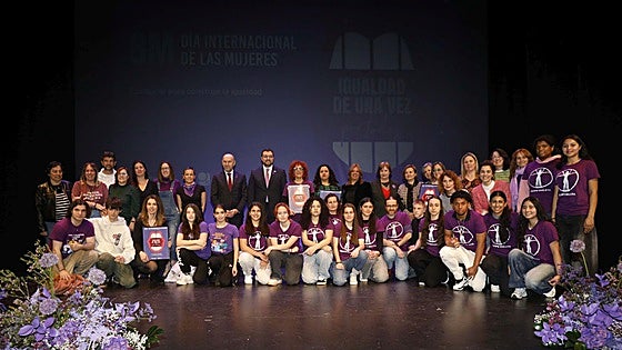 En imágenes: el acto institucional del 8M en Asturias