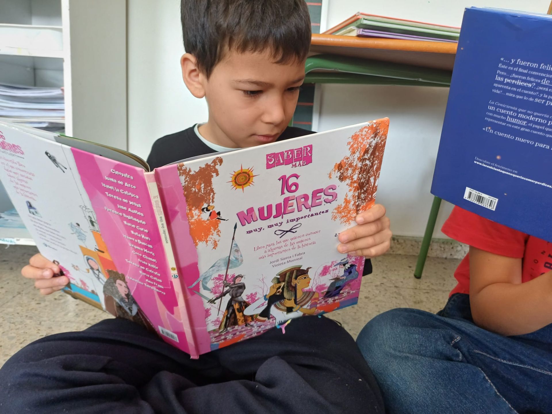 Los colegios de Gijón se vuelcan con el 8M