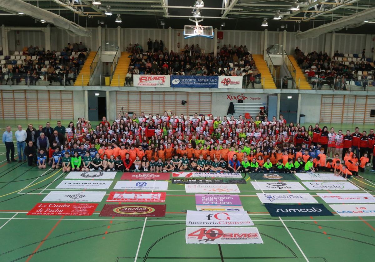El Balonmano Gijón exhibe el poder de su cantera
