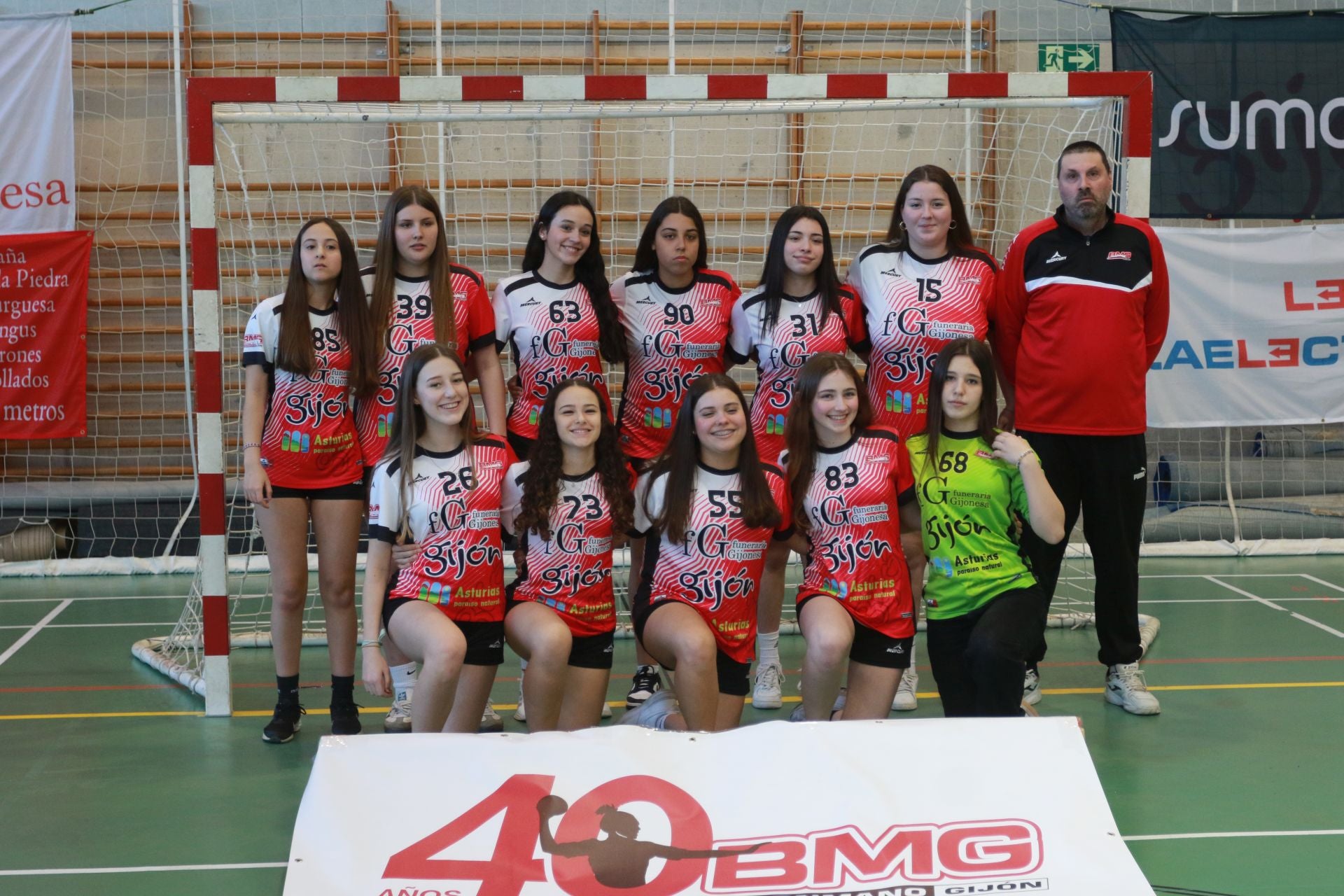 El Balonmano Gijón exhibe el poder de su cantera