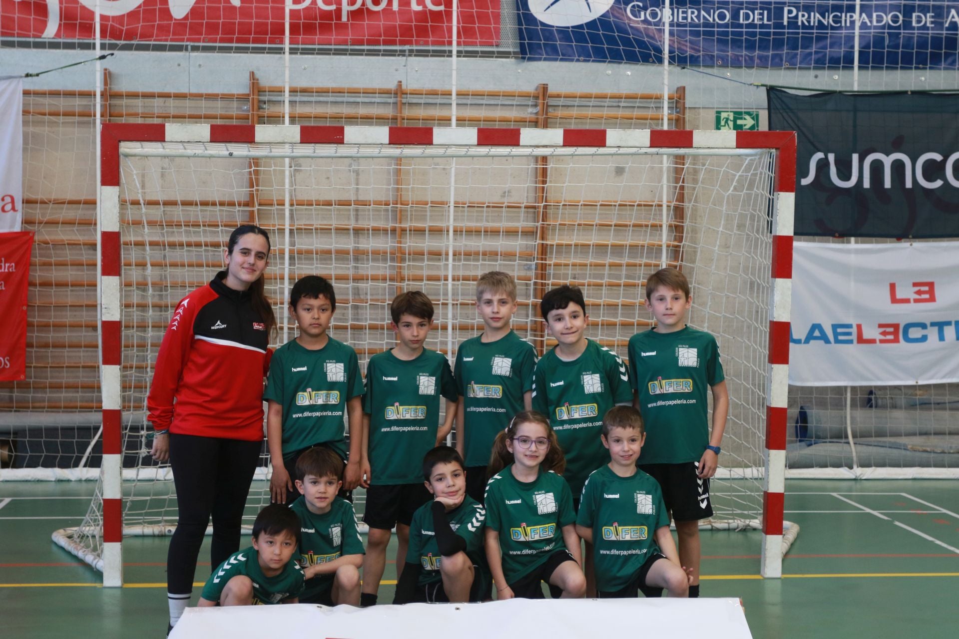 El Balonmano Gijón exhibe el poder de su cantera