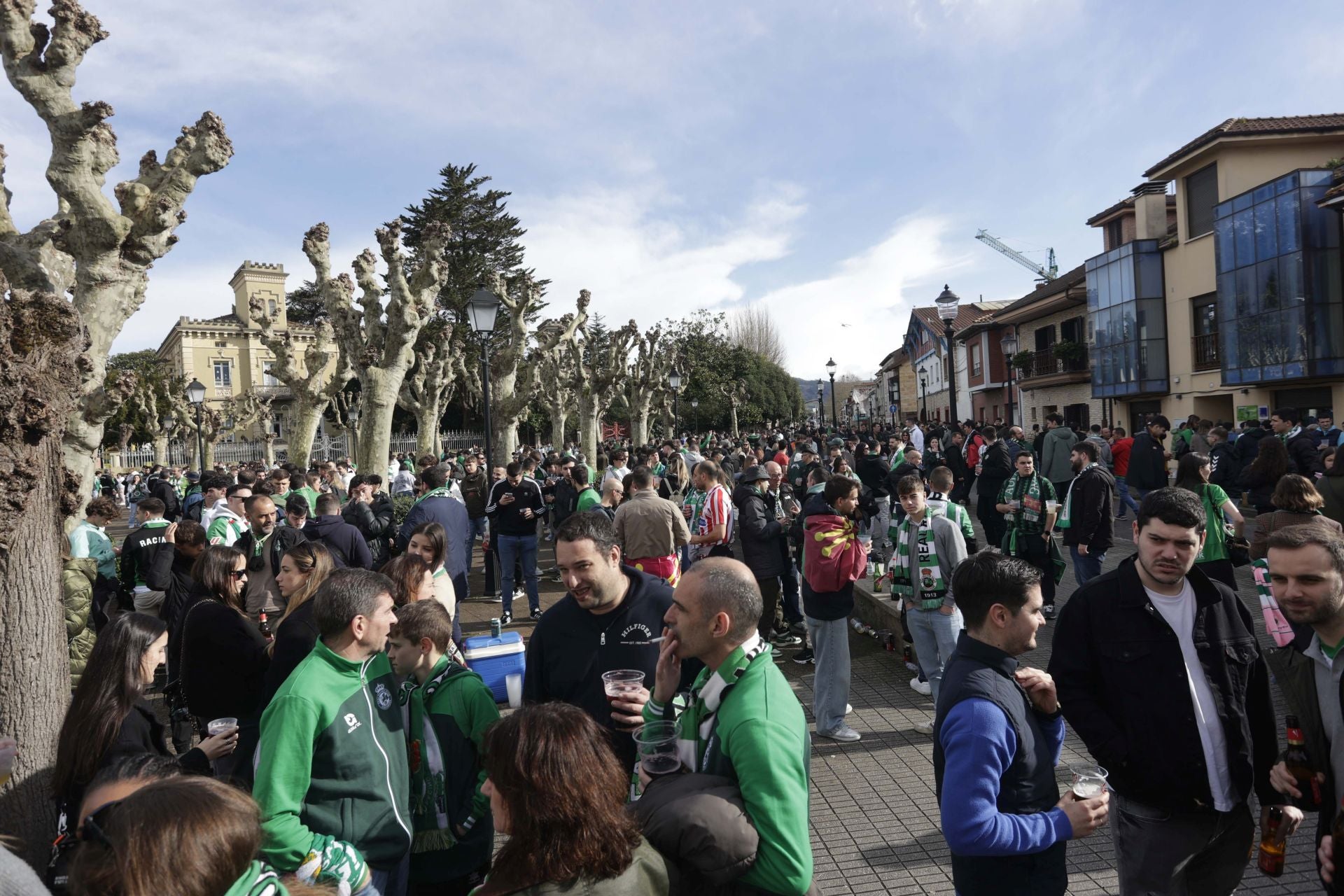 Fotos: ¿Estuviste en el Sporting-Racing en El Molinón? ¡Búscate!