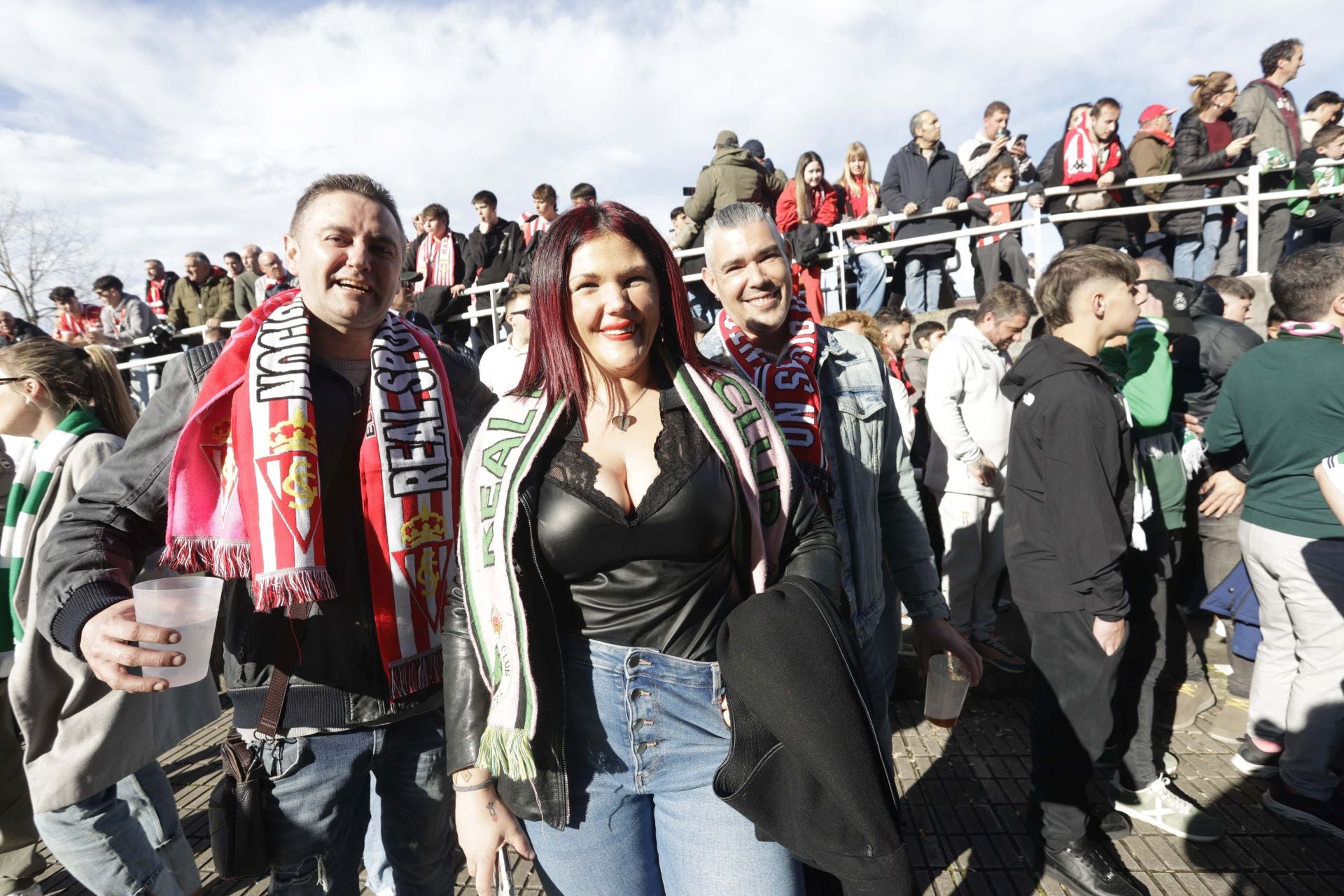 Fotos: ¿Estuviste en el Sporting-Racing en El Molinón? ¡Búscate!