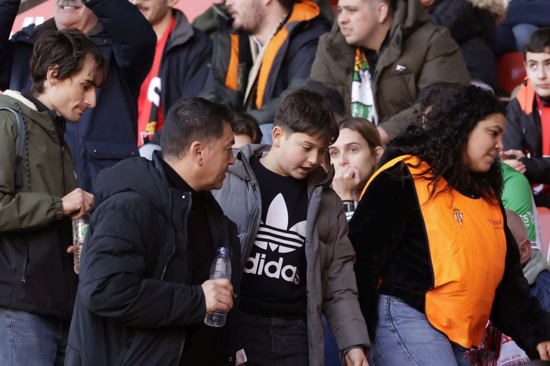 Fotos: ¿Estuviste en el Sporting-Racing en El Molinón? ¡Búscate!