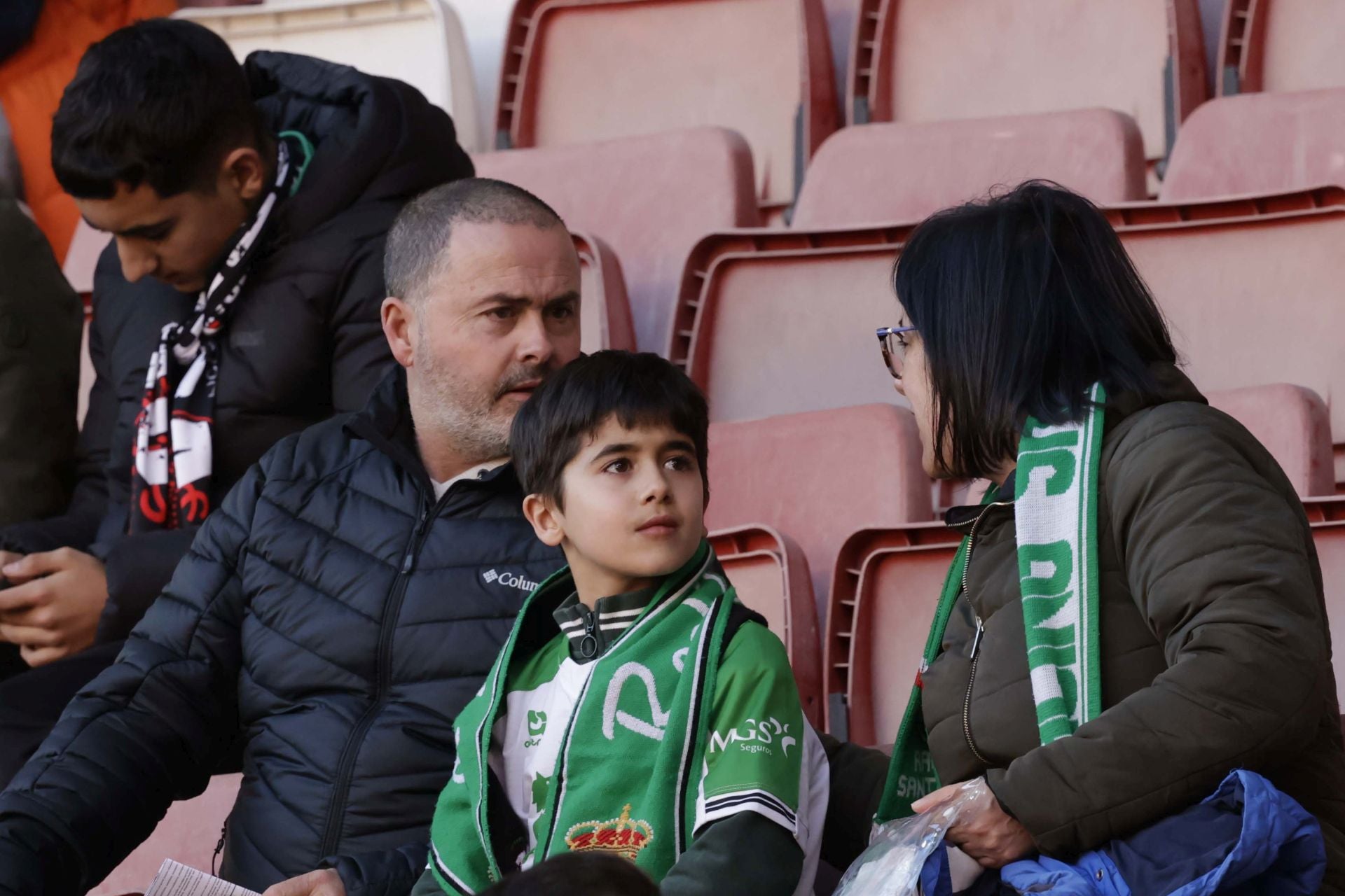 Fotos: ¿Estuviste en el Sporting-Racing en El Molinón? ¡Búscate!