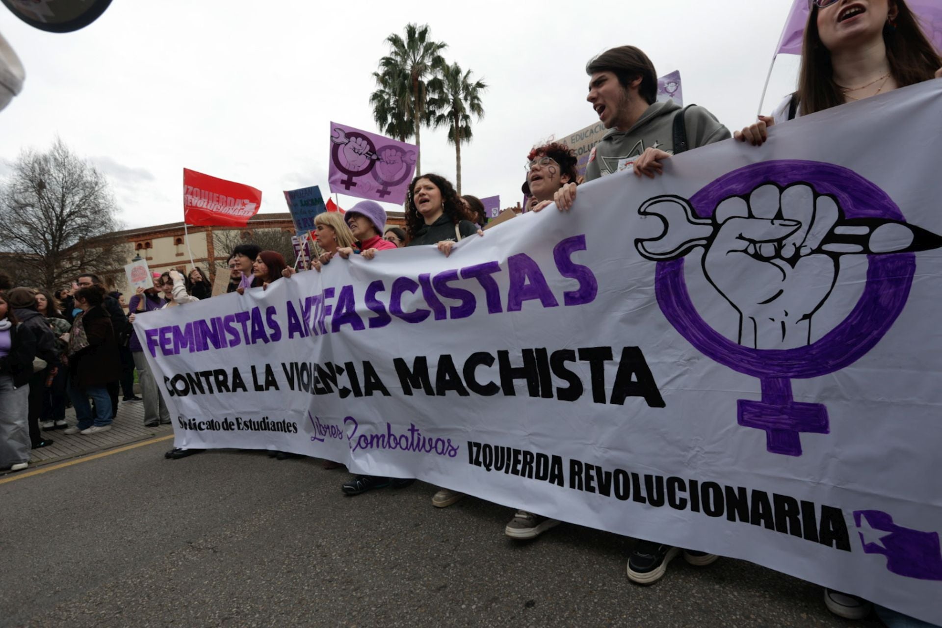 Asturias «respira lucha»: las fotos de la manifestación del 8M en Gijón
