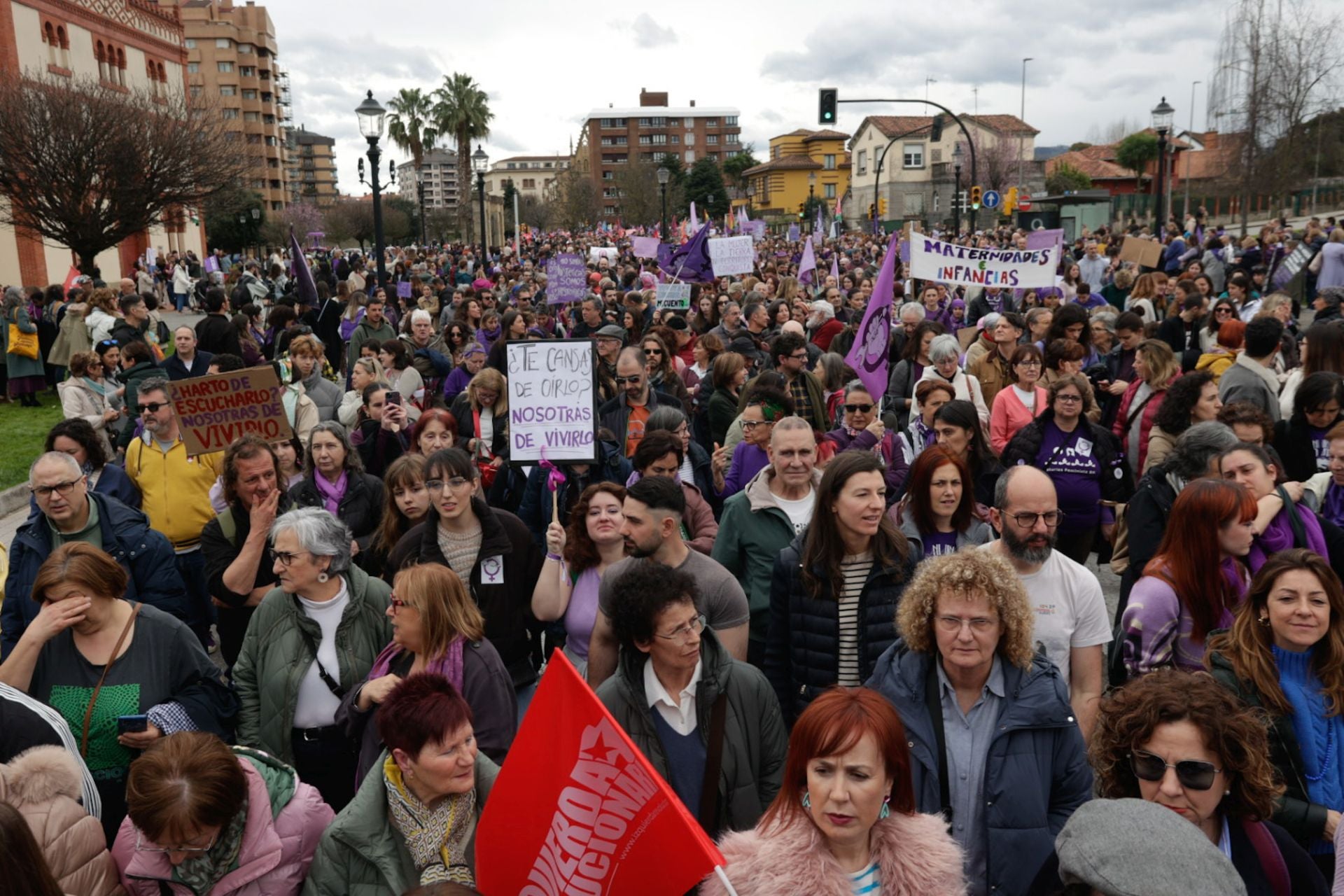 Asturias «respira lucha»: las fotos de la manifestación del 8M en Gijón