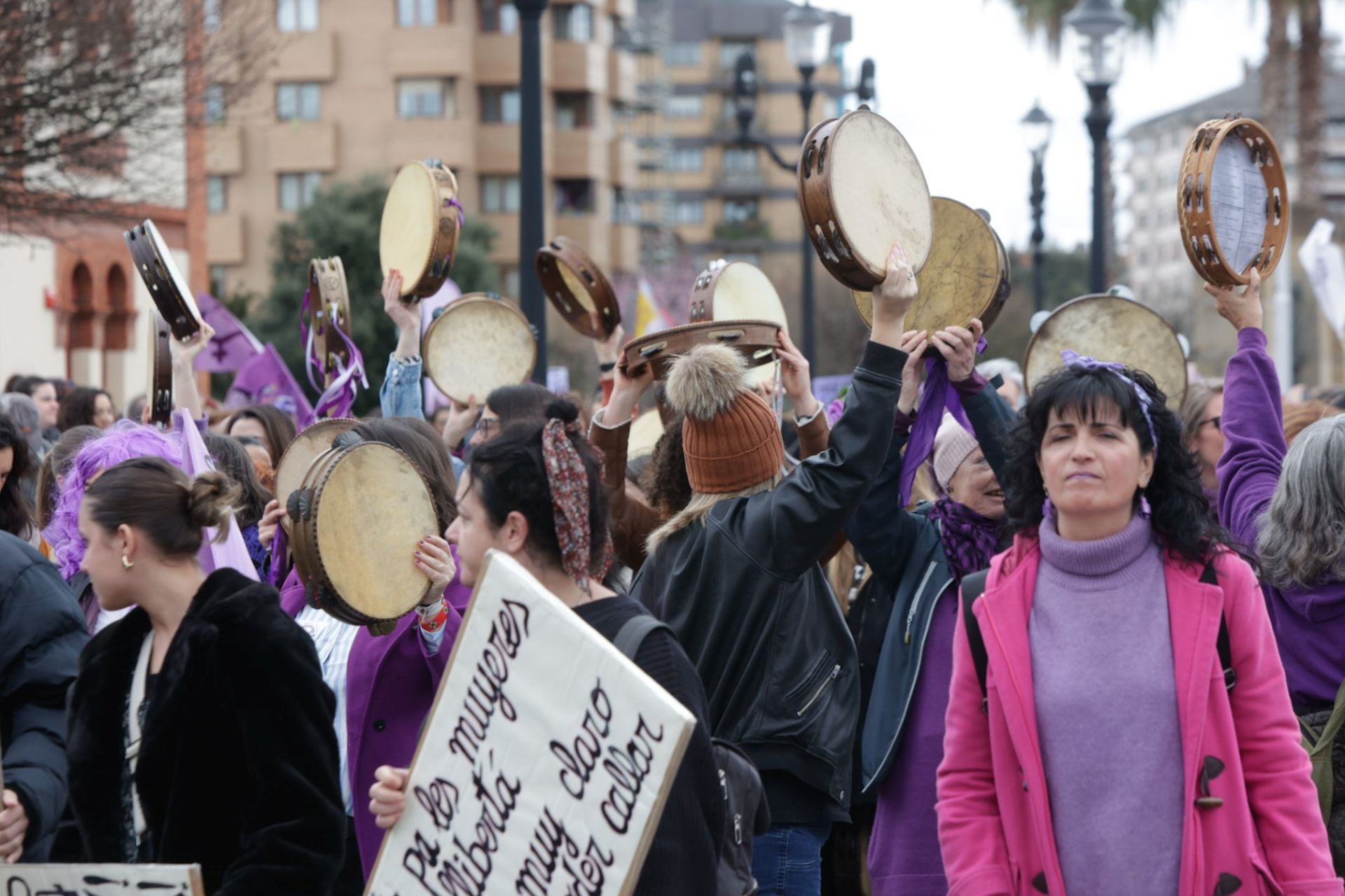 Asturias «respira lucha»: las fotos de la manifestación del 8M en Gijón