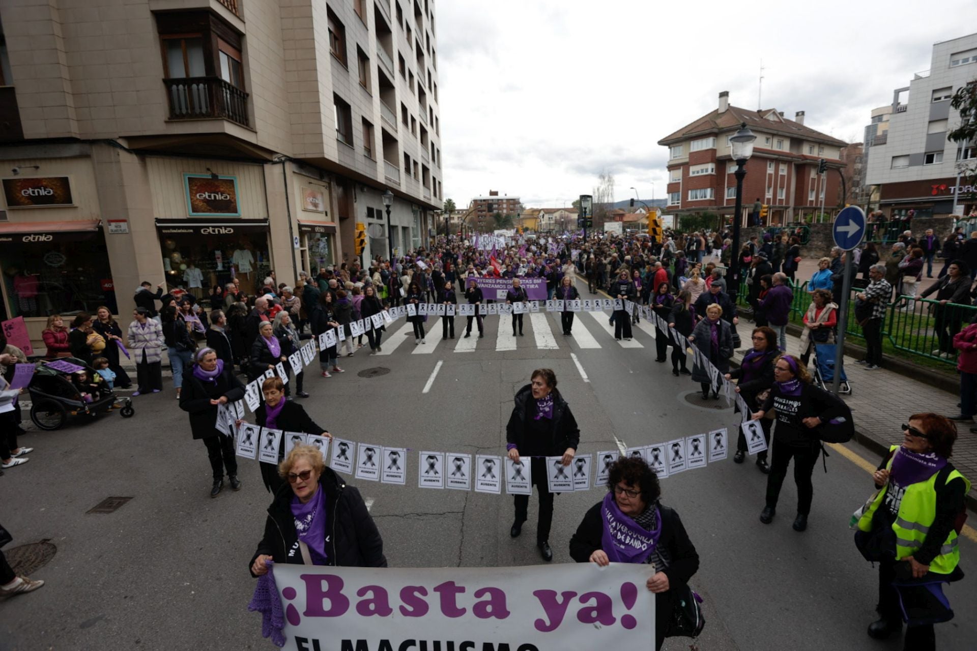 Asturias «respira lucha»: las fotos de la manifestación del 8M en Gijón