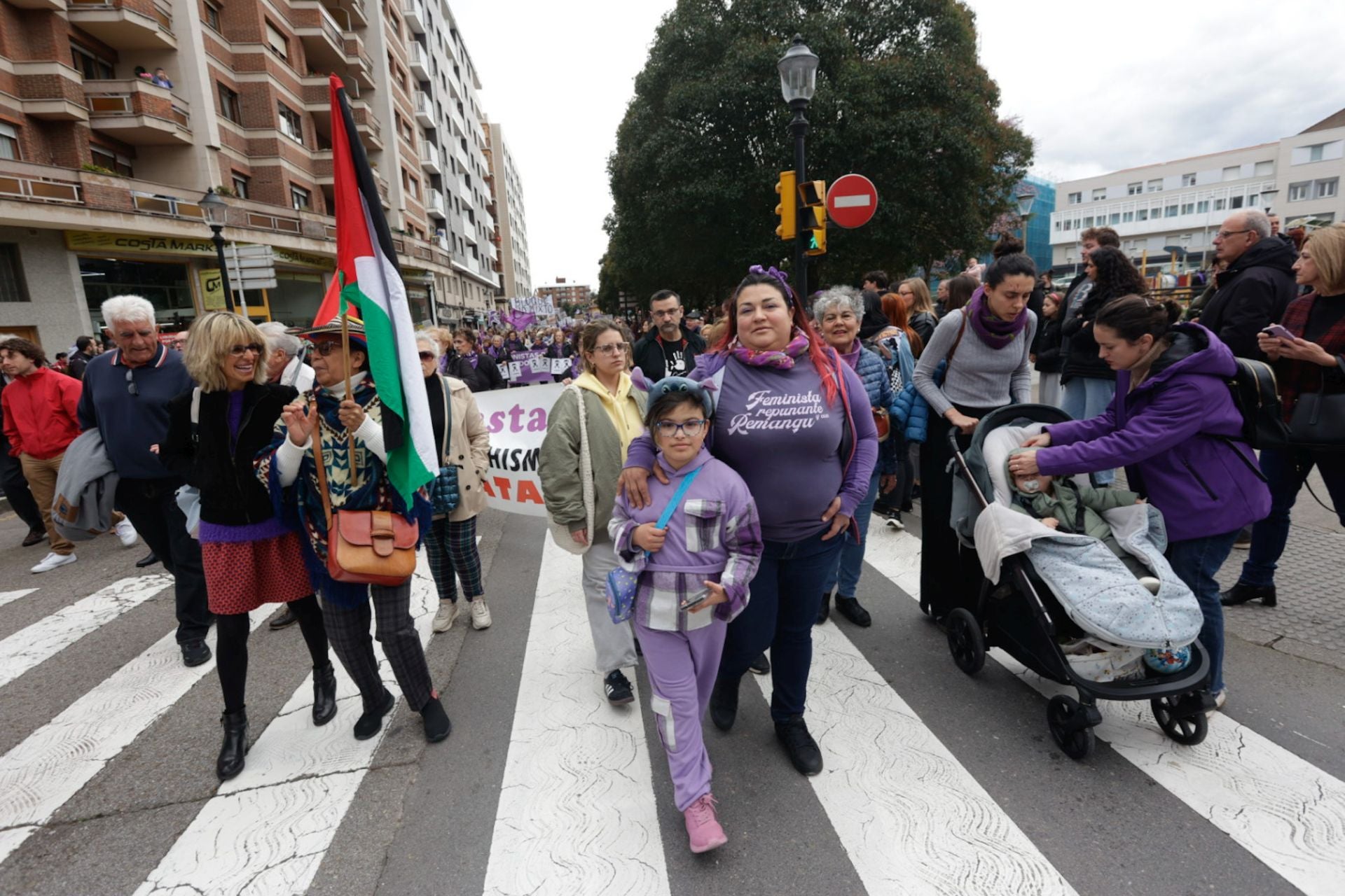 Asturias «respira lucha»: las fotos de la manifestación del 8M en Gijón