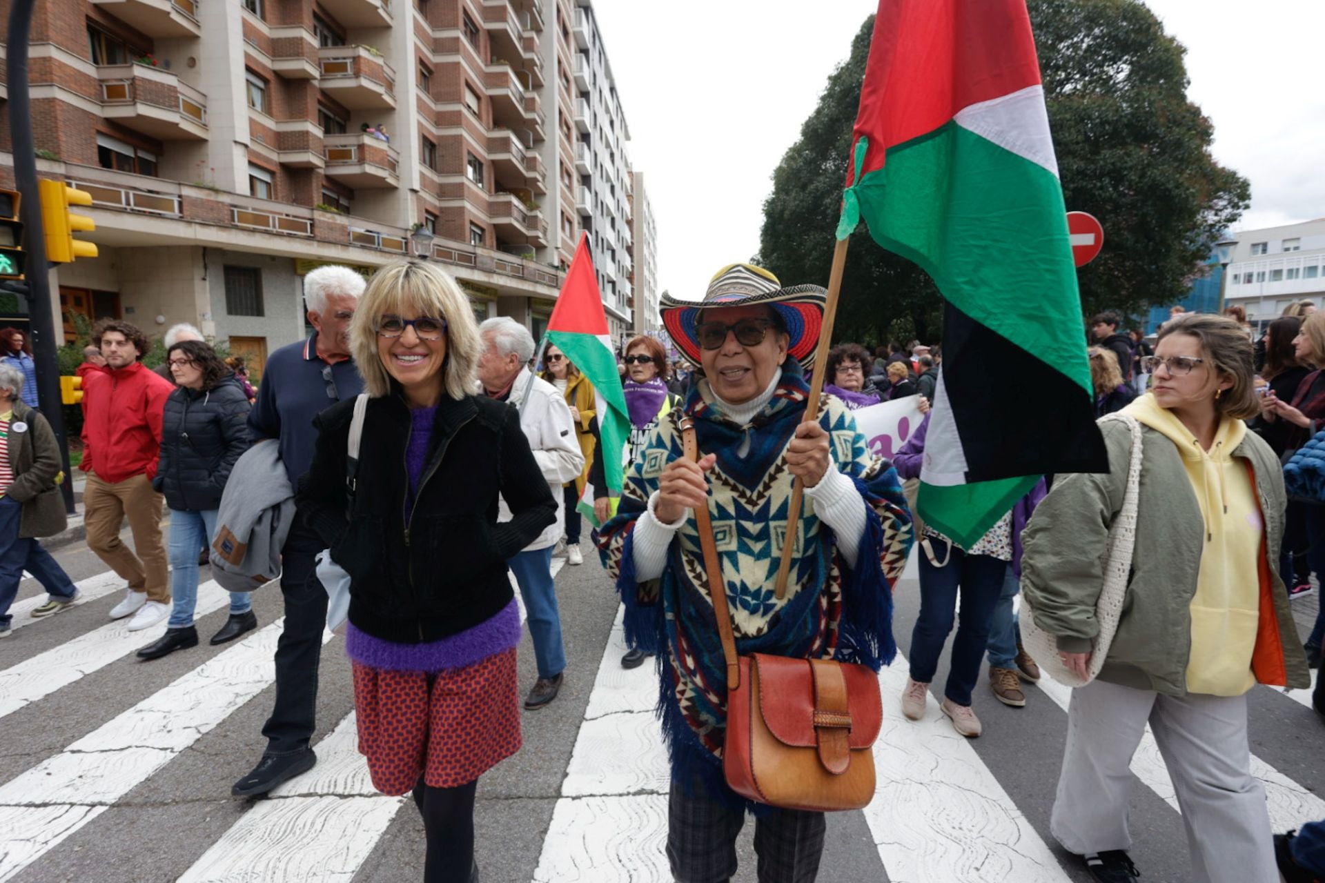Asturias «respira lucha»: las fotos de la manifestación del 8M en Gijón