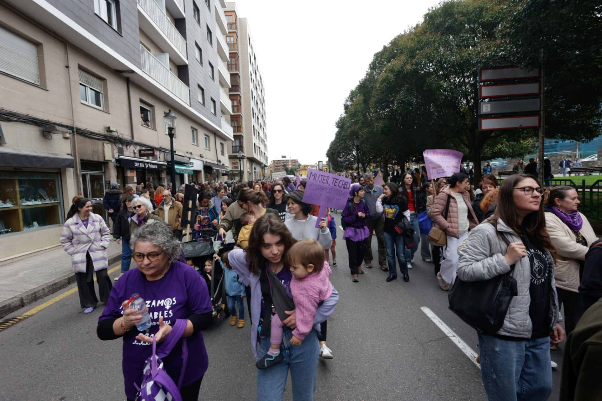 Asturias «respira lucha»: las fotos de la manifestación del 8M en Gijón