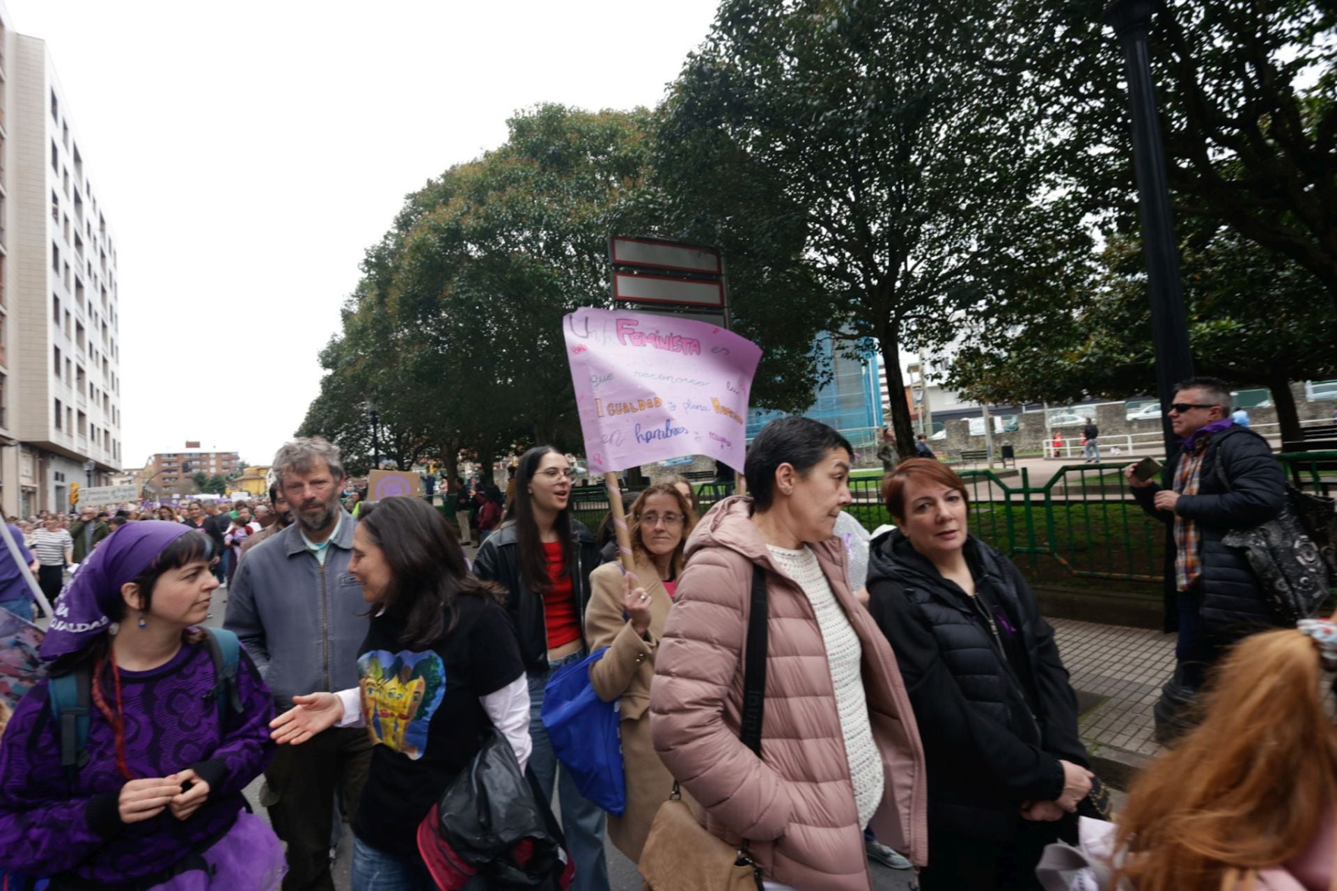 Asturias «respira lucha»: las fotos de la manifestación del 8M en Gijón