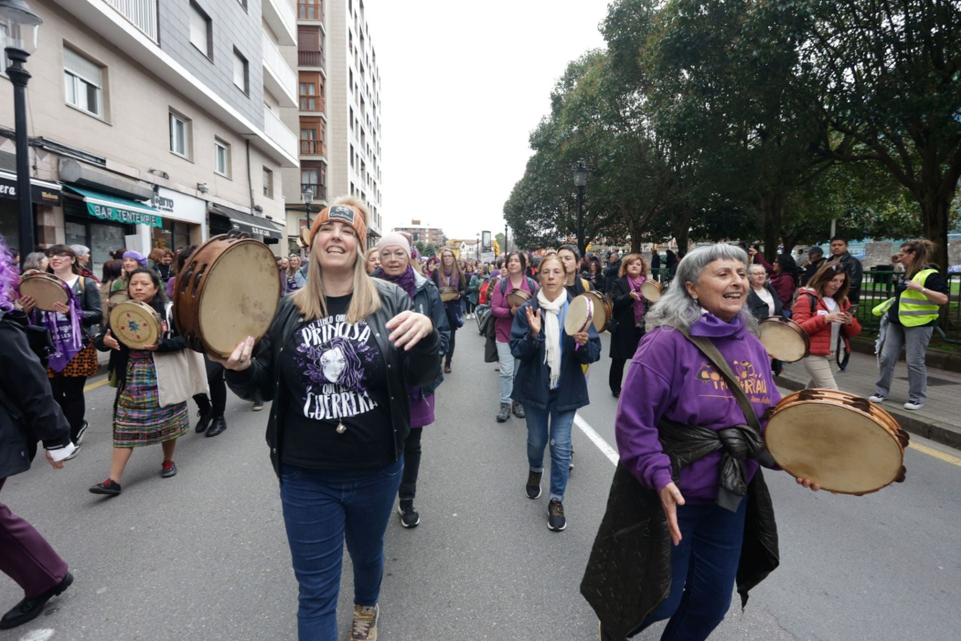 Asturias «respira lucha»: las fotos de la manifestación del 8M en Gijón
