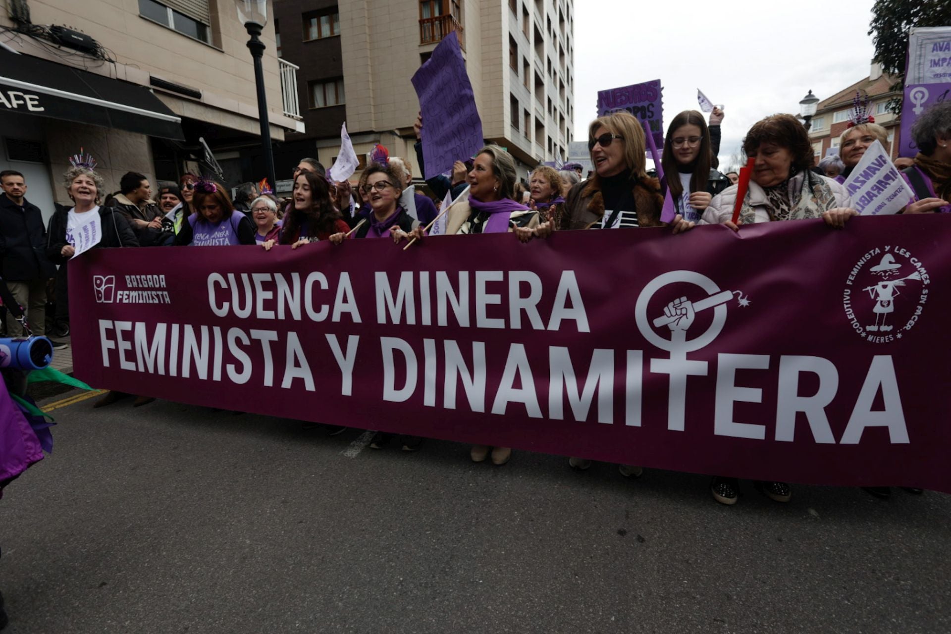 Asturias «respira lucha»: las fotos de la manifestación del 8M en Gijón