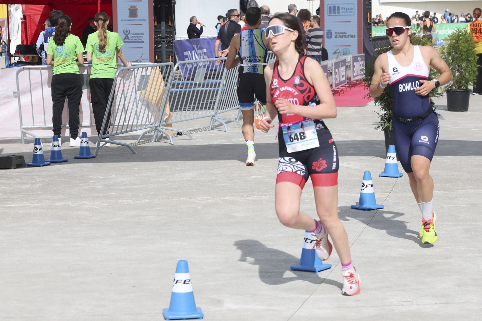 Avilés se llena de duatletas: las fotos de la competición