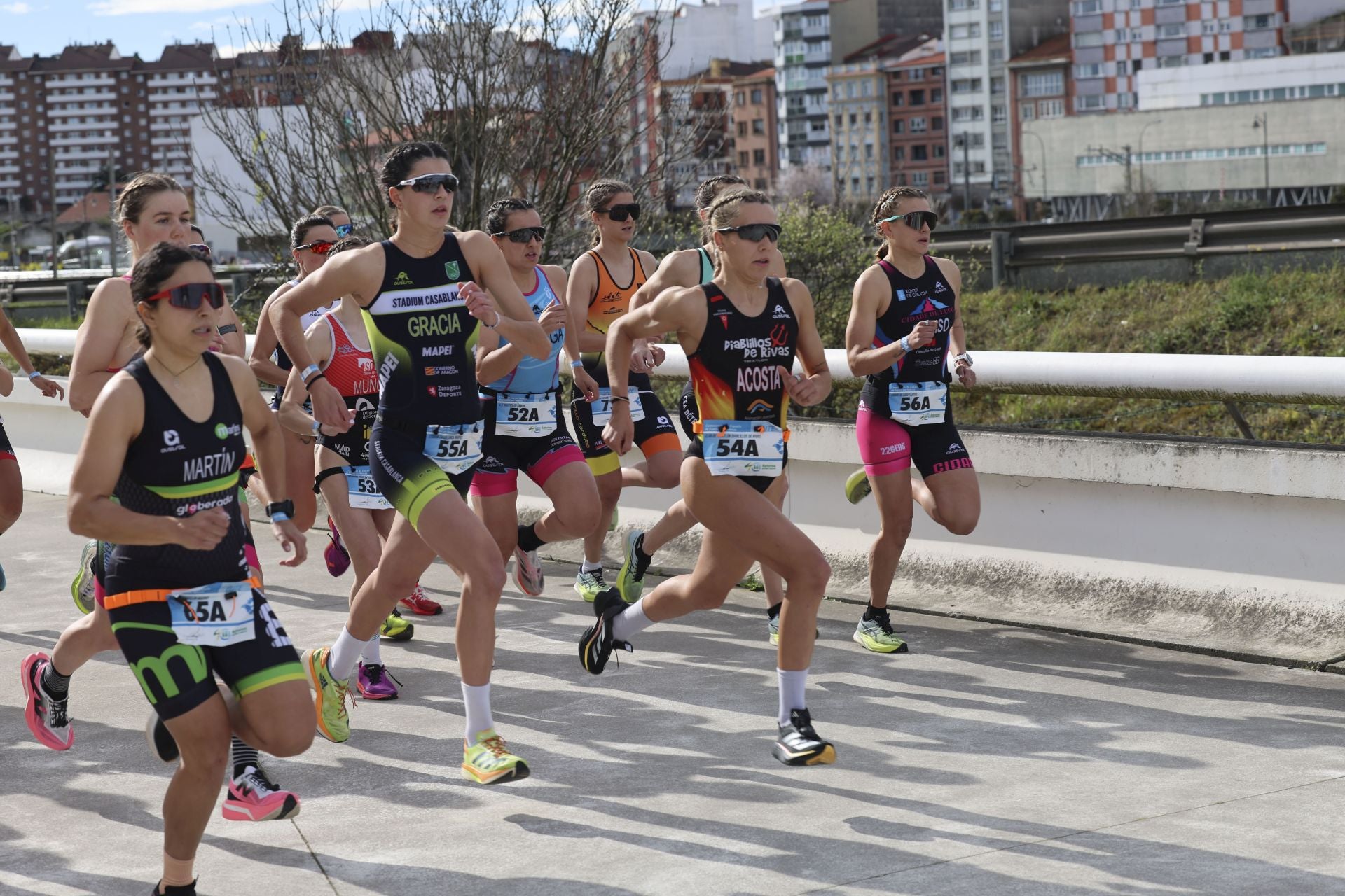 Avilés se llena de duatletas: las fotos de la competición