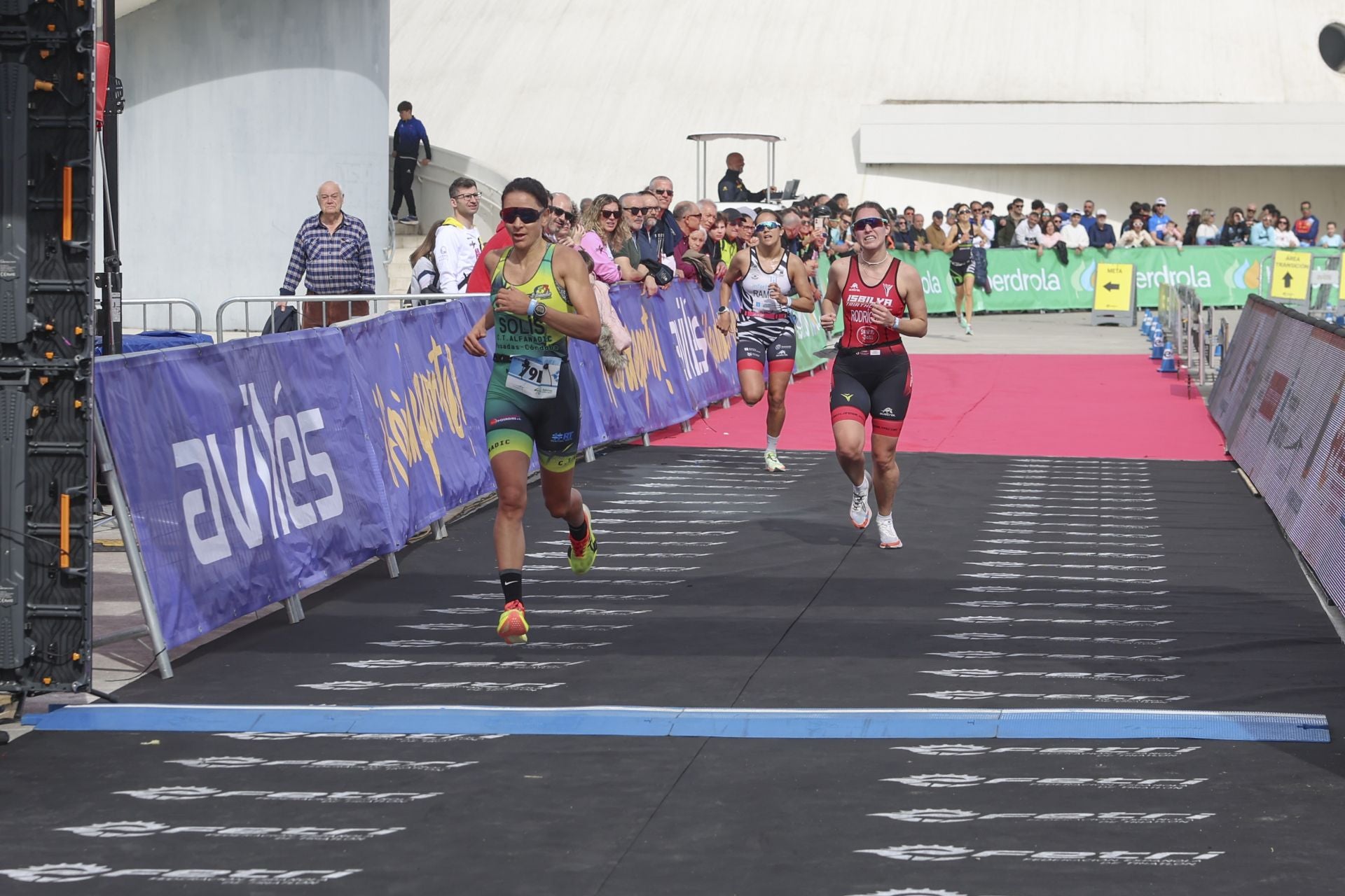 Avilés se llena de duatletas: las fotos de la competición