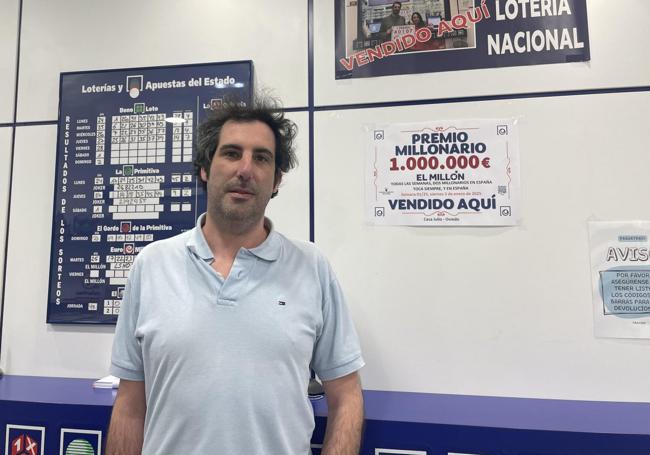Administracion de loterías. Borja Solano reparte suerte.