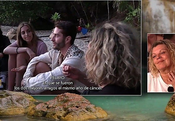 Pelayo Díaz en el momento en el que recordó a su expareja David Delfín con sus compañeros de 'Playa Calma'.
