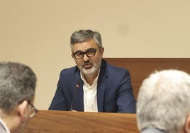 Alejandro Calvo, durante una comparecencia en la Junta General del Principado de Asturias.