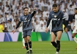 Pedro Díaz, el domingo, en el Santiago Bernabéu, celebrando el golazo que marcó al Madrid, su primer tanto en Primera.