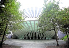 Una vista del acceso al centro comercial del Calatrava, cerrado desde 2019.