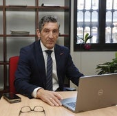 Jorge Pañeda, en su despacho del Centro Cultura Antiguo Instituto, en Gijón.