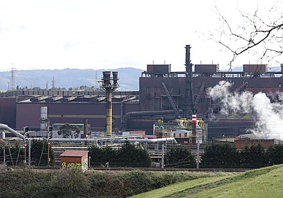 Una parte de la factoría de ArcelorMittal en Gijón.